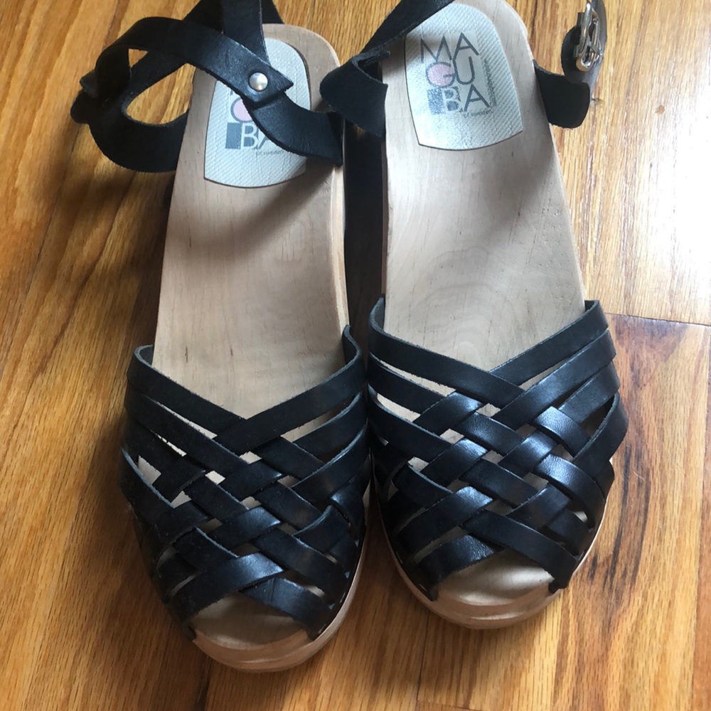 MAGUBA Swedish clog sandals.